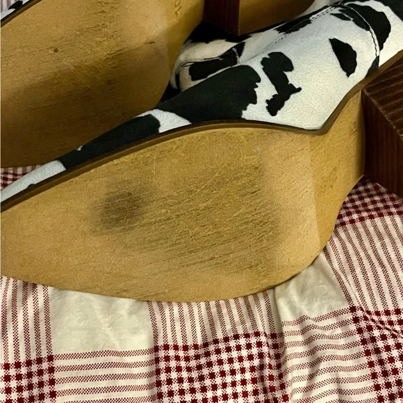 Cow Print Women's Ankle Boots - Black & White Western Style - Picture 8 of 9
